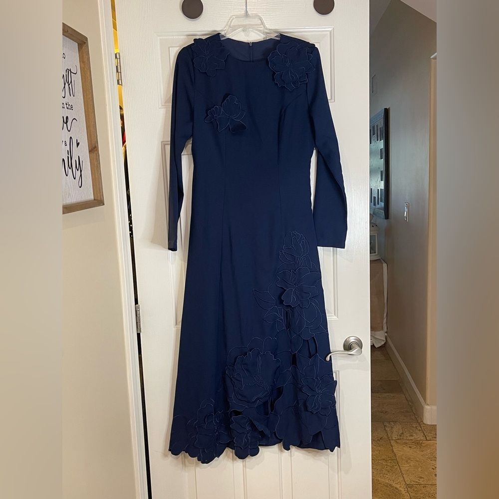 Women’s Navy Long Sleeve 3-D Floral Appliqué Tea Length Dress M 8/10 - Picture 2 of 13